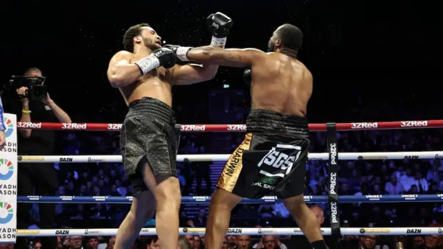 Itauma and Franklin exchange punches