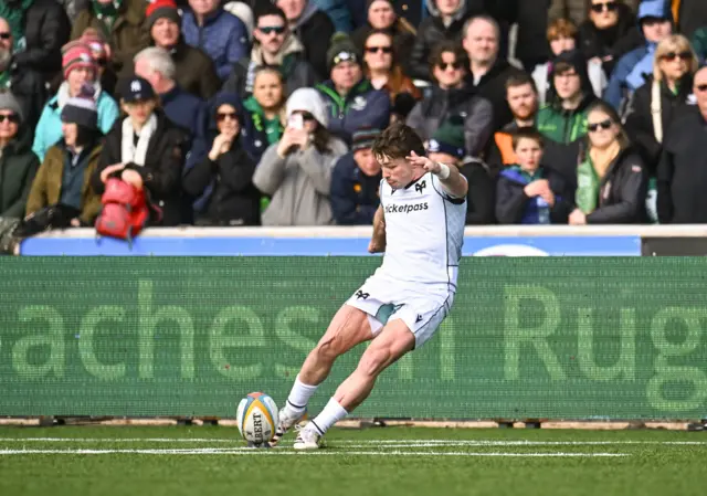 Dan Edwards takes a conversion