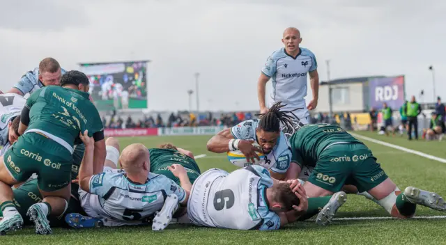 Daniel Kasende scores for Ospreys