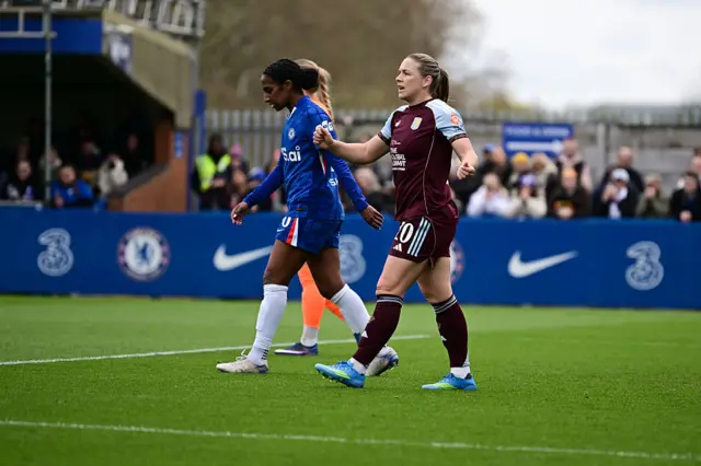 Kirsty Hanson reacts