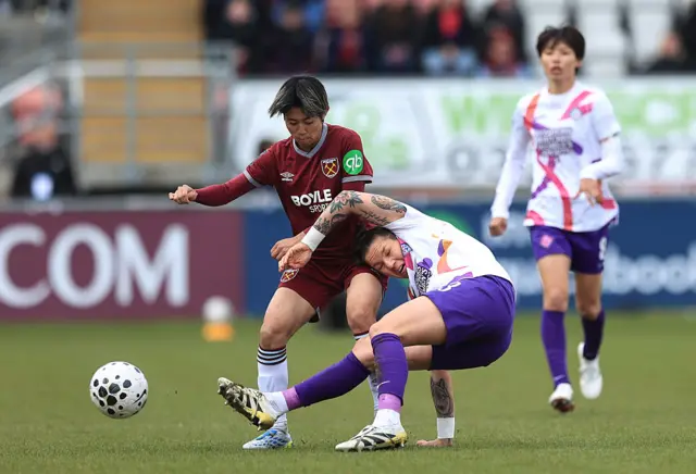 Ueki battles with Linari