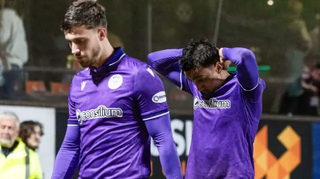 FT: Dundee Utd 2-1 St Mirren