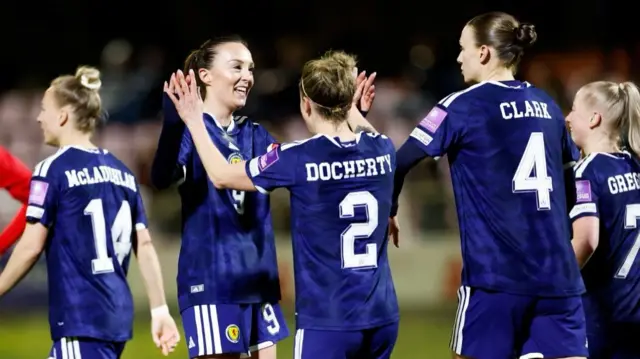 Caroline Weir celebrates with her teammates