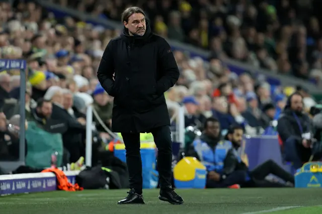 Daniel Farke Manager of Leeds United on the side line