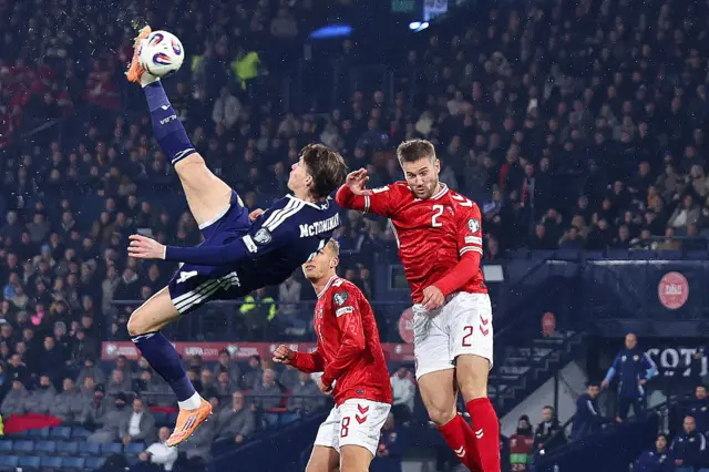 Scott McTominay scores overhead kick
