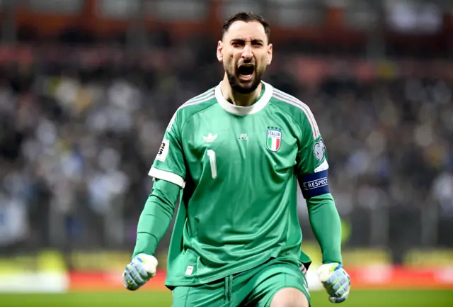 Gianluigi Donnarumma celebrates