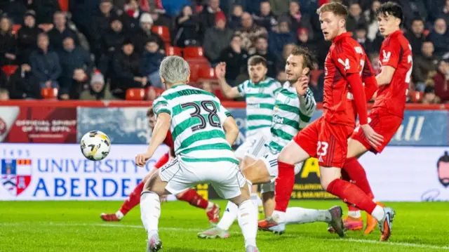 Celtic's Benjamin Nygren scores to make it 2-1