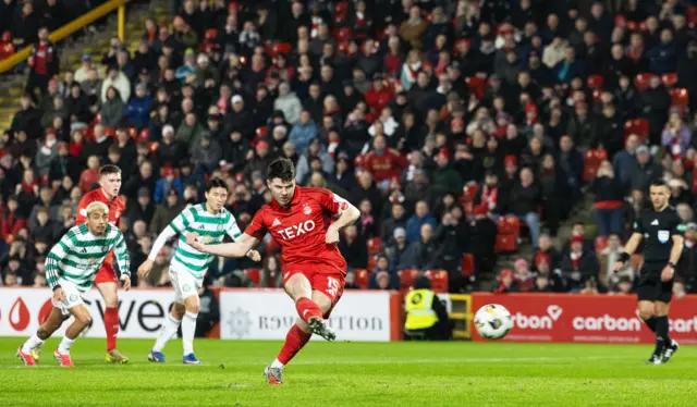 Aberdeen's Kevin Nisbet scores to make it 1-1