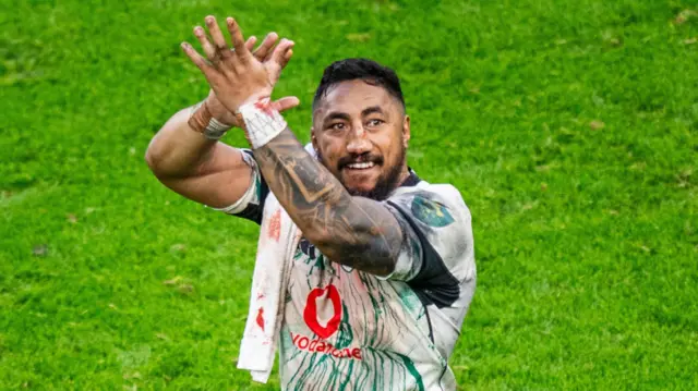 Bundee Aki