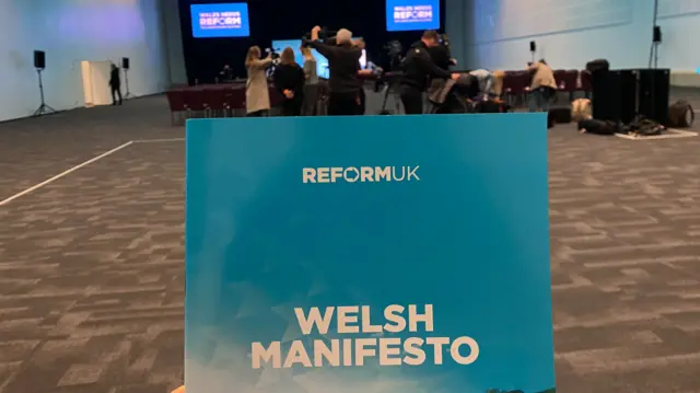 Y Maniffesto