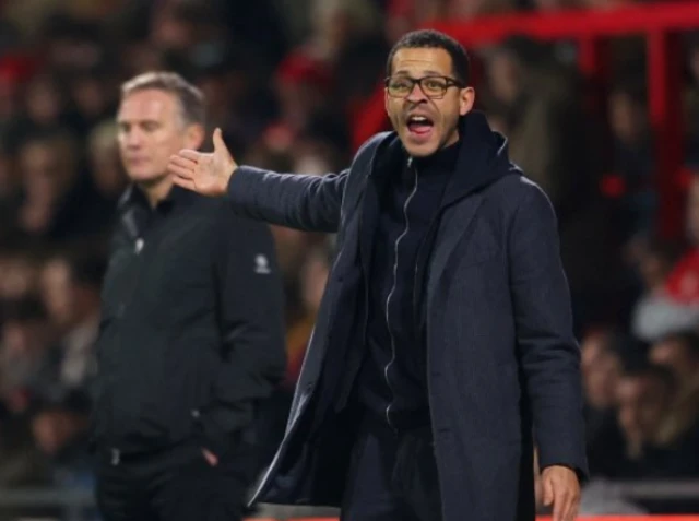 Chelsea manager Liam Rosenior reacts