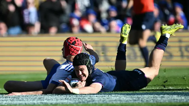 Darcy Graham try