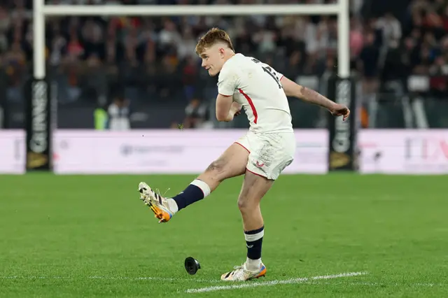 Fin Smith penalty kick