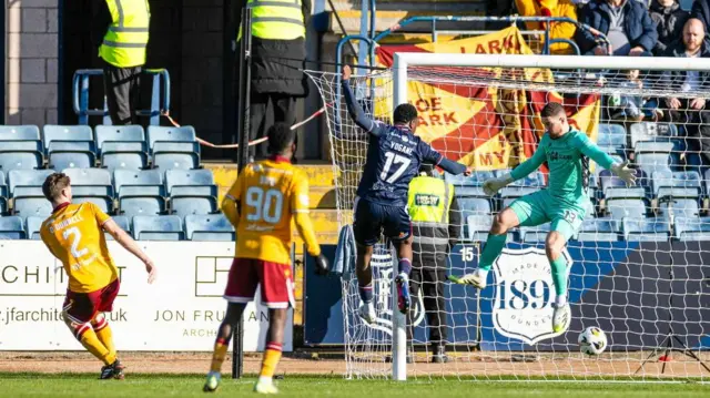 Tony Yogane scores for Dundee