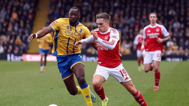 Arsenal Mansfield action