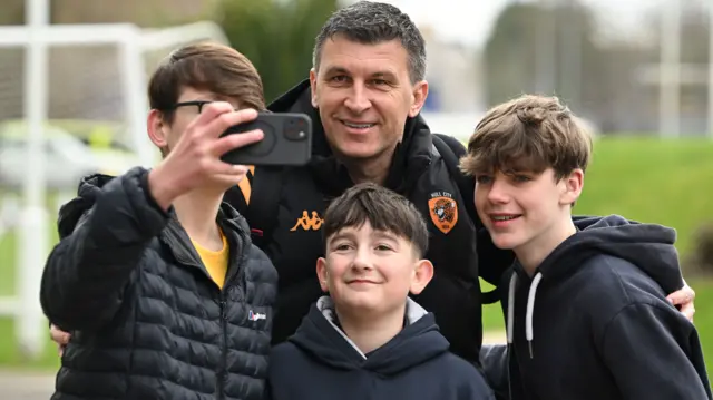Sergej Jakirovic with Hull City fans