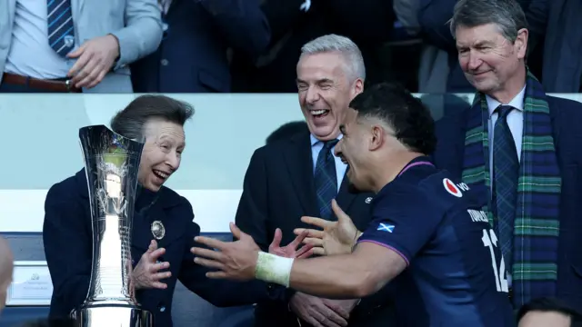 Sione Tuipulotu receives Auld Alliance Trophy