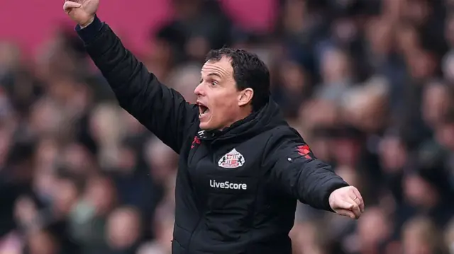 Regis Le Bris shouting