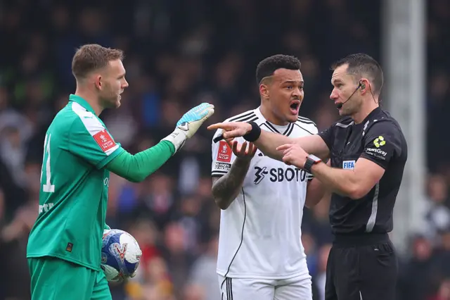 Rodrigo Muniz appeals to referee Jarred Gillett