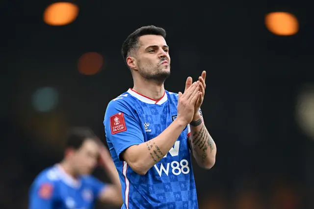 Granit Xhaka acknowledges the fans