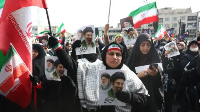 Supporters of the Iranian government rally in Tehran