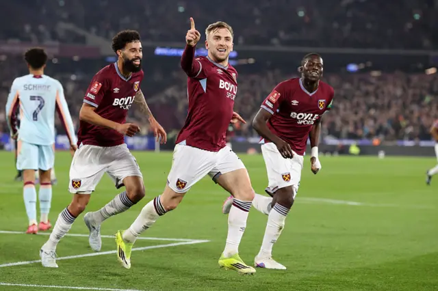 Bowen celebrates putting West Ham back in front