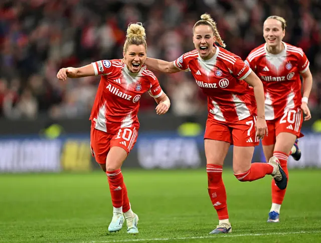 Dallmann celebrates adding to Bayern's lead