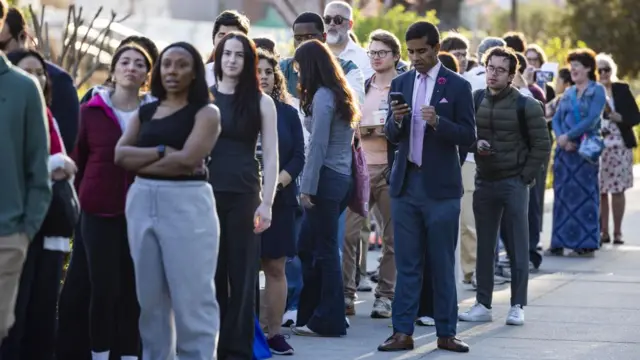 People line up outside the Supreme Court