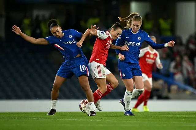 Foord battles two Chelsea players