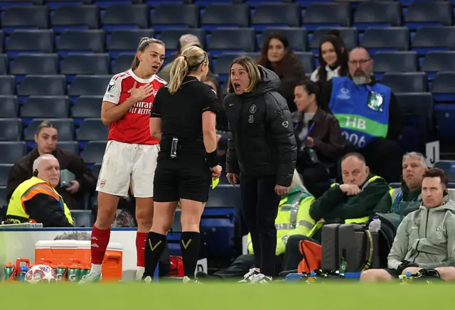 Bompastor shouts at the ref