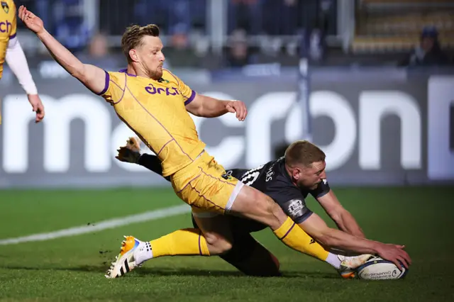 Finn Russell scores