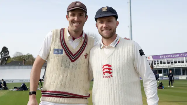 Somerset skipper Craig Overton and Essex skipper Sam Cook at the toss during Essex CCC vs Somerset CCC