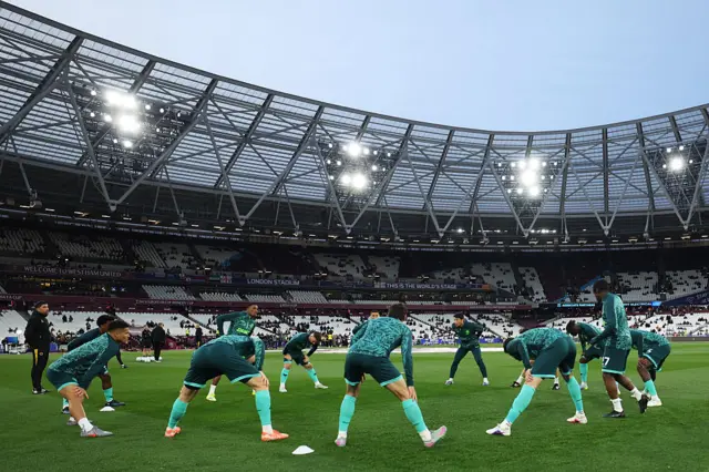 Wolves players warm up
