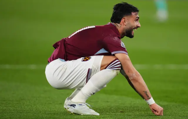 Catsellanos on his haunches after a miss