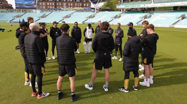 Leicestershire players in a huddle at The Oval