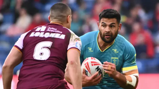 Rhyse Martin (right), of Hull KR, in action