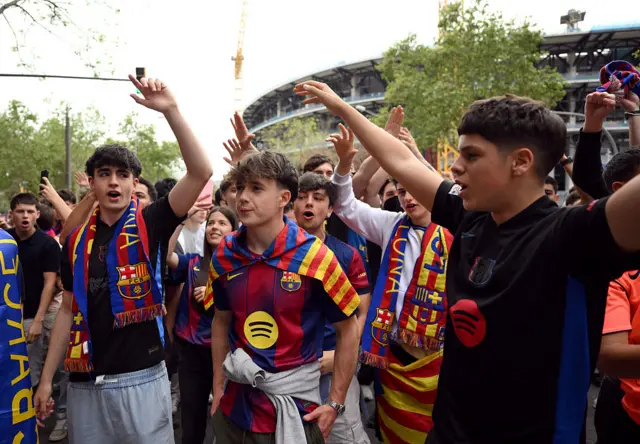 Barcelona v Espanyol (17:30 BST)