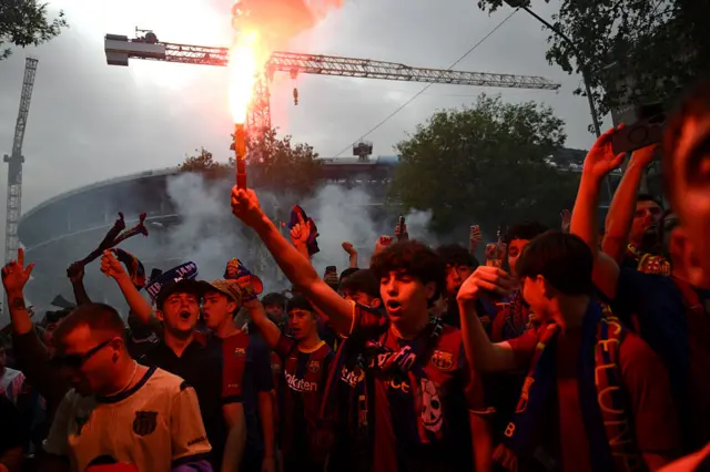 Barcelona v Espanyol (17:30 BST)