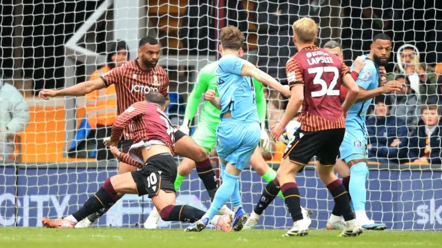 Dan Kemp scores for Stevenage