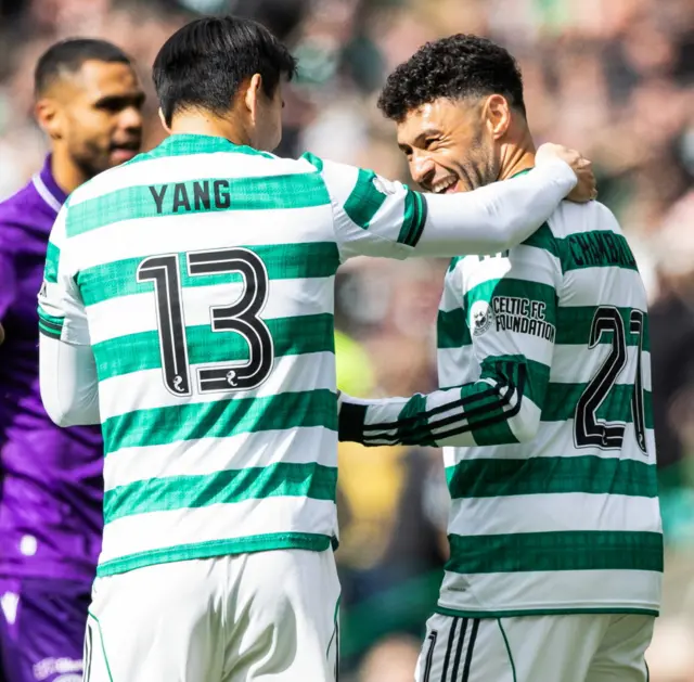 Celtic's Alex Oxlade-Chamberlain (right) celebrates scoring to make it 1-0 with Hyunjun Yang
