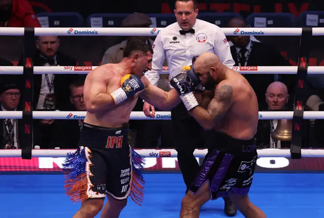 Justis Huni punches Frazer Clarke