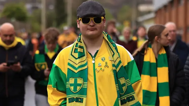 Norwich fans arrive at Carrow Road