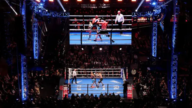 Fury v Makhmudov