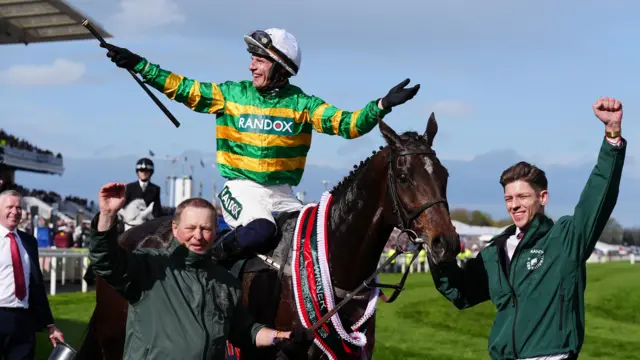 Paul Townend celebrates above I Am Maximus