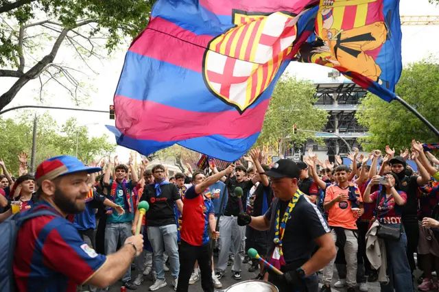 Barcelona v Espanyol (17:30 BST)
