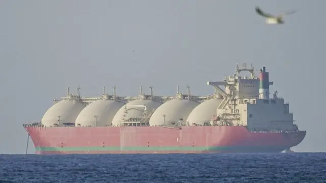 A view of the vessels passing through Strait of Hormuz.