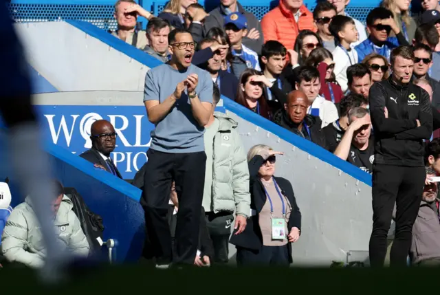 Rosenior claps