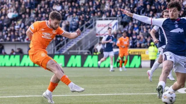 Rangers' Nicolas Raskin scores