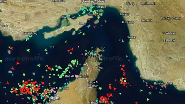 Screenshot of MarineTraffic