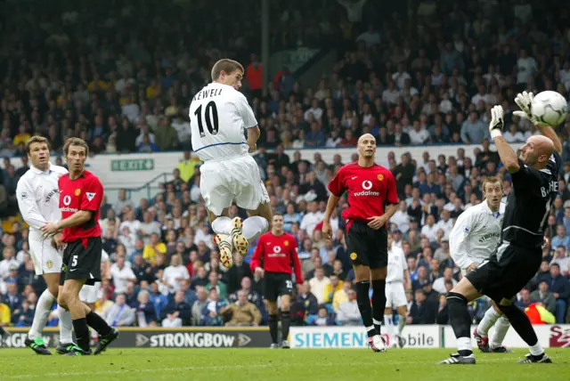 Harry Kewell scores for Leeds against Man Utd
